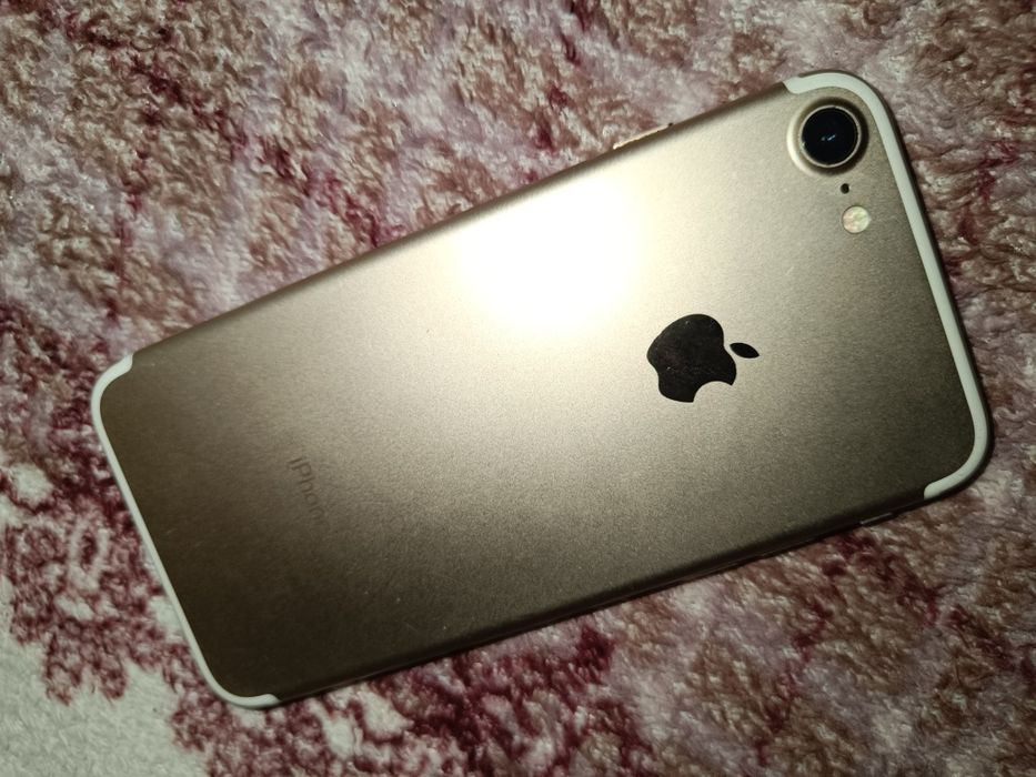 Продам IPhone 7 128gb