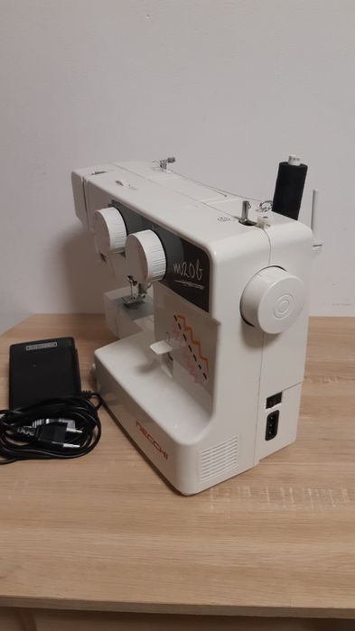 Mașină de cusut Necchi M20
