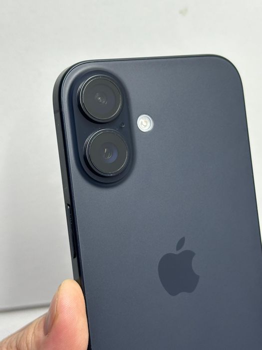 Продам Айфон 16 256г Батарея 100%