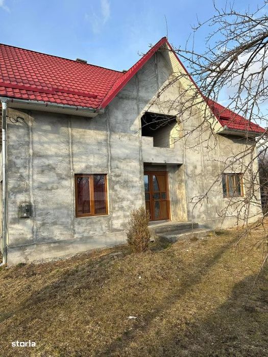 Casa 5 camere, 10 ari - Josenii Bargaului