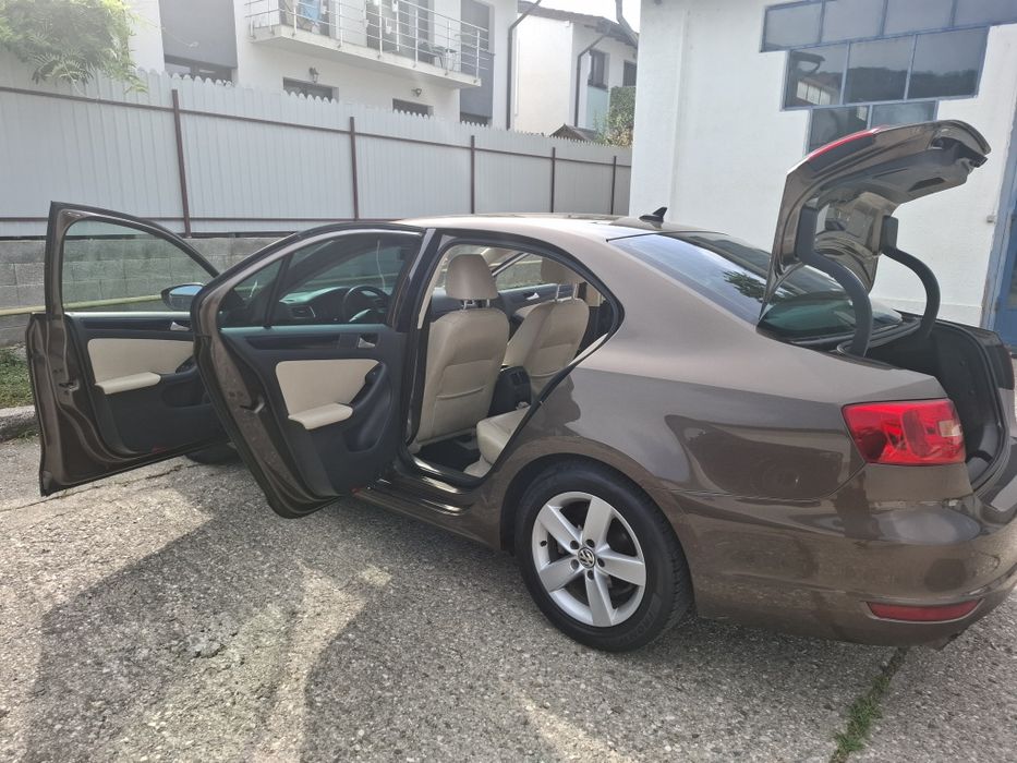 VOLKSWAGEN Jetta 2013 — imagine 8
