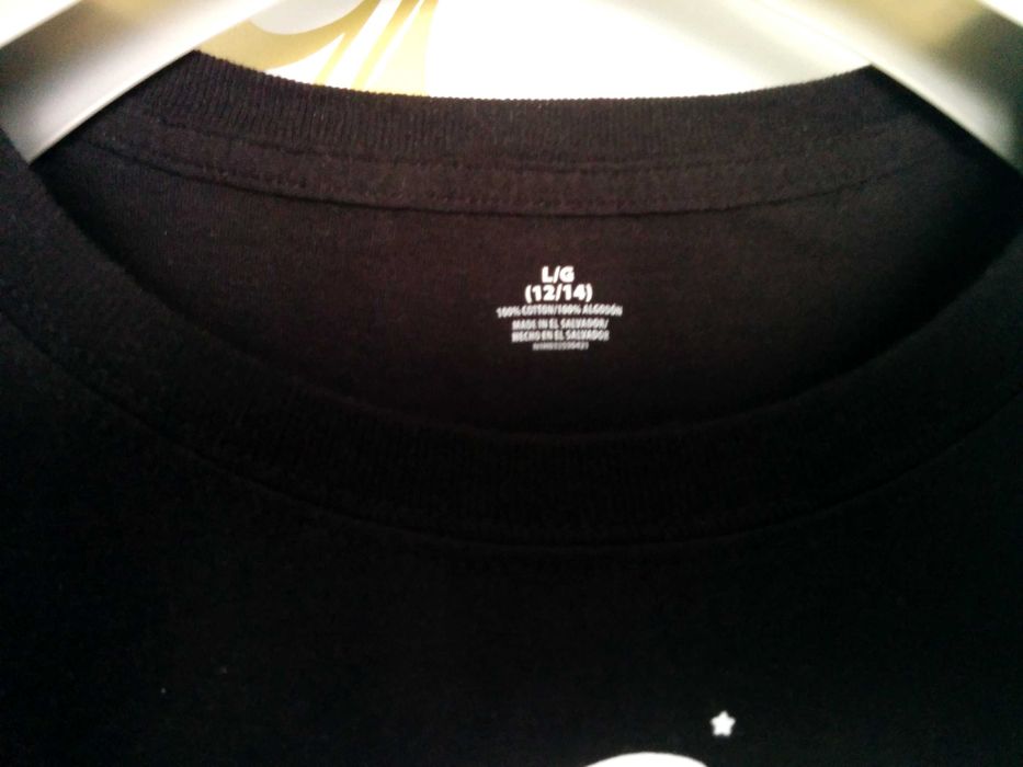 Тениска черна с брокат