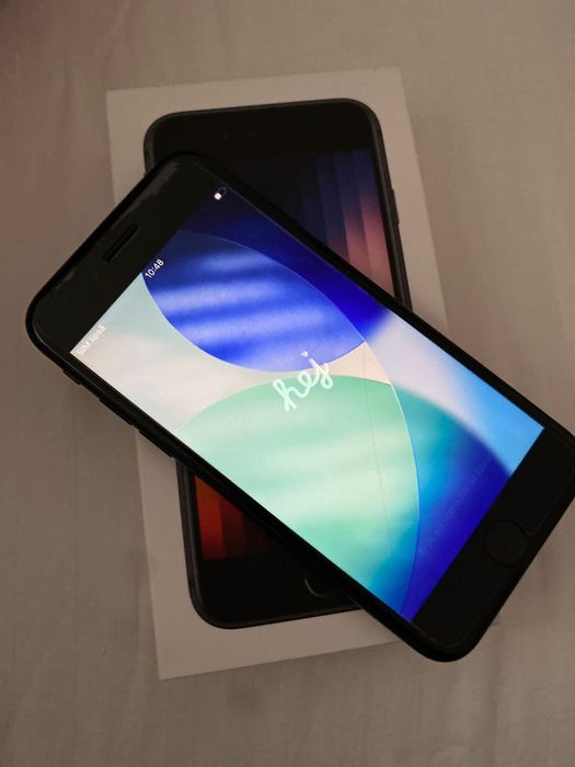 Vând iPhone SE (2022) 128GB Midnight în stare foarte bună