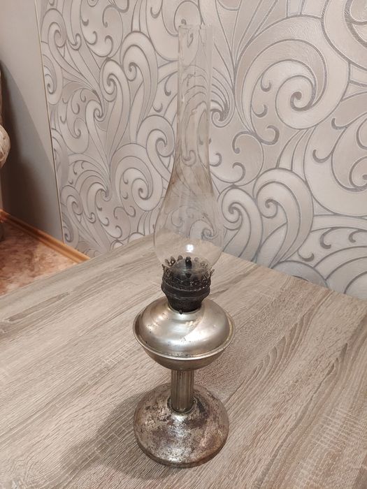 Продам керосиновую лампу