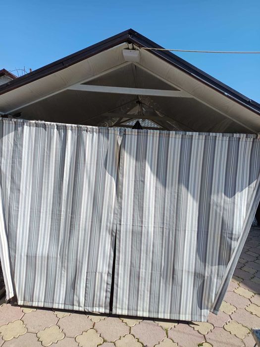 Pavilion de gradina cu 12 locuri