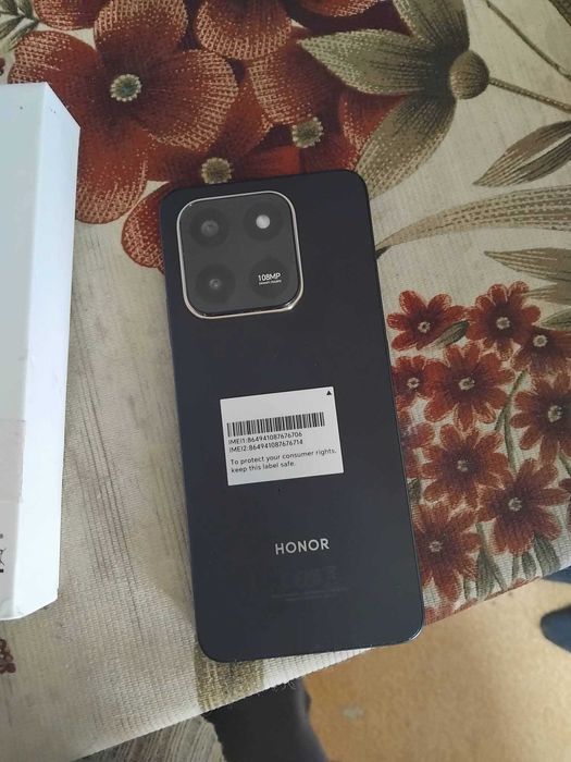 Продавам телефон honor X7d