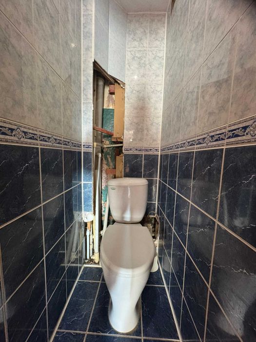 Продам 3х комн кв 8мкр ремонт требуется