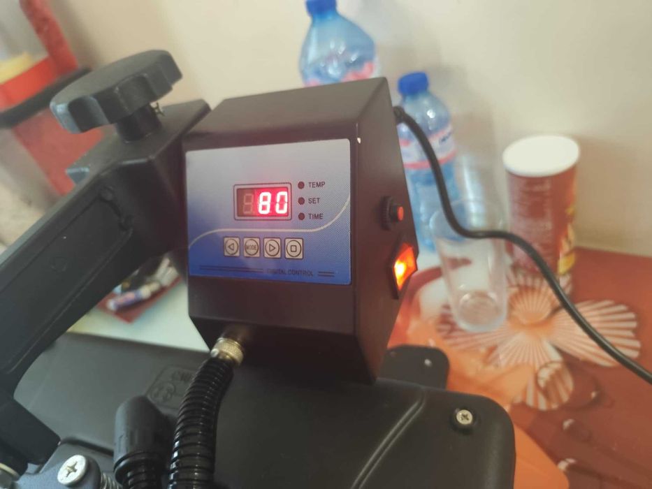 Топлинна трансферна преса