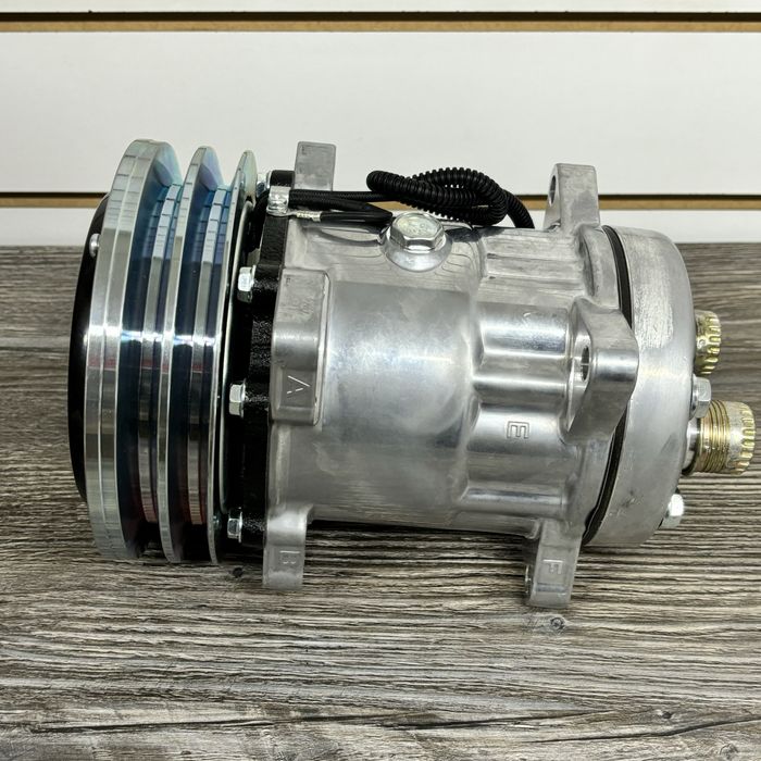 Компрессор кондиционера  5h14 24 в на спецтехнику, Case, кейс