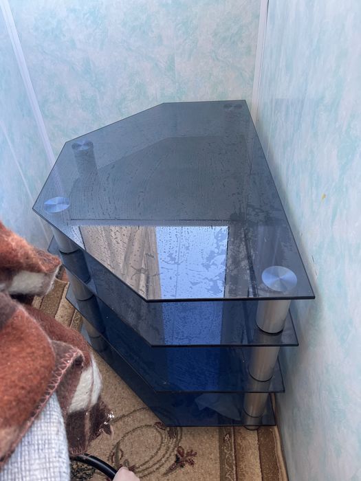 Отдам столик даром