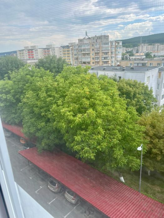 Vand apartament 2 camere in tudor pe str Ramurele