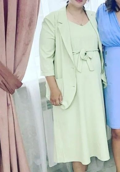 Почти новые платье