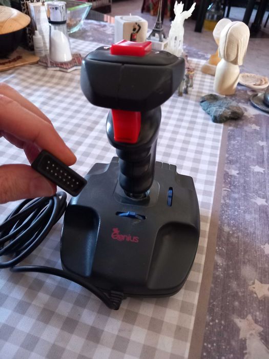 Genius Joystick J-08 / Джойстик за IBM PC