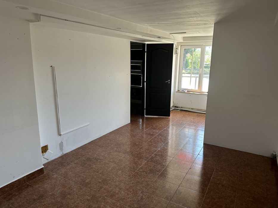 Spații comerciale pentru închiriat