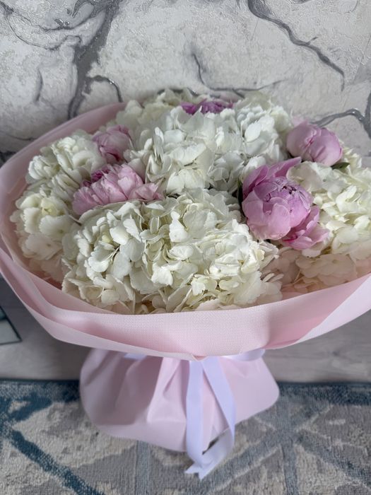 Свежий букет с пионами