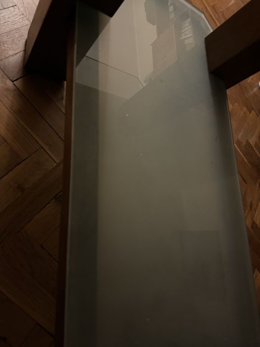 НАМАЛЕНА Стъклена холна маса