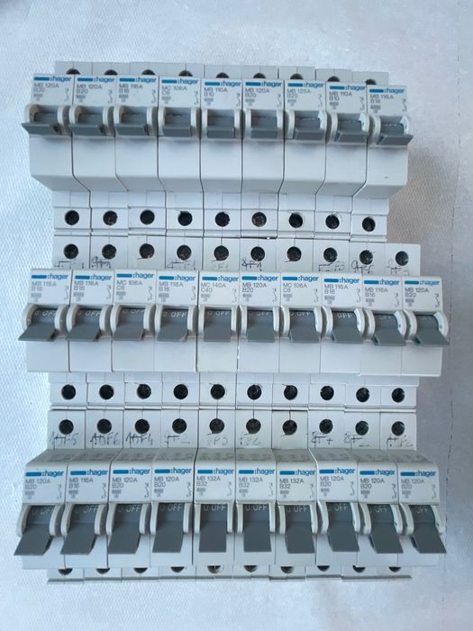 Lot sigurante Hager , contactoare esc425
