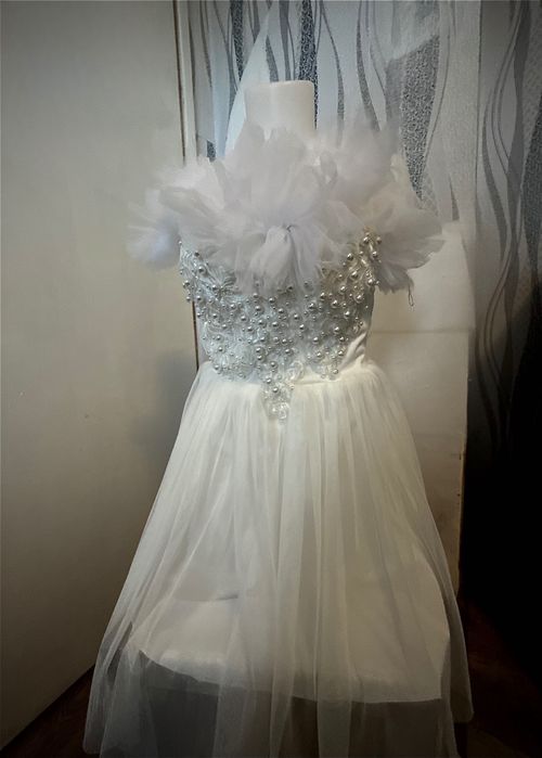 Къси бални рокли