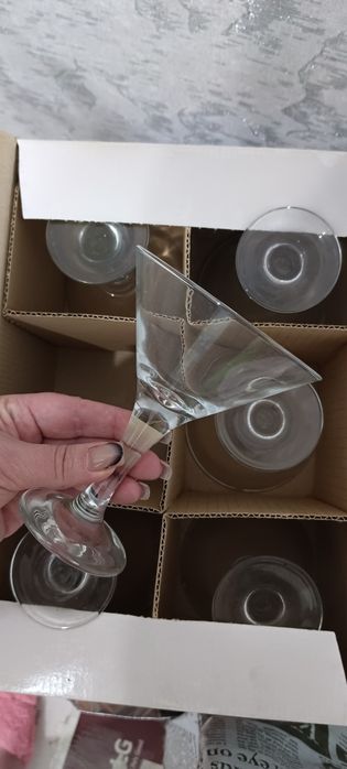 Продам бокалы Мартинки для мартини и коктейлей