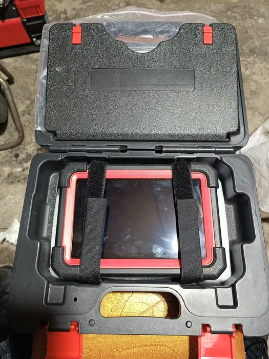 Продам сканер лаунч 919 почти новый