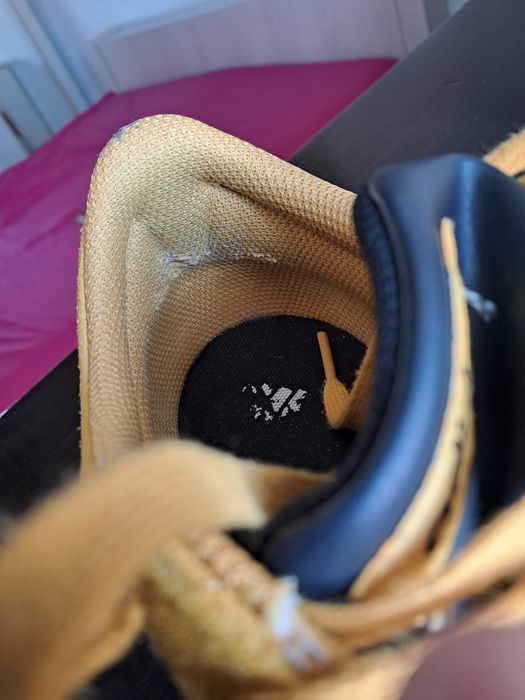 Pantofi sport Adidas, piele întoarsă, mărimea 42 2/3