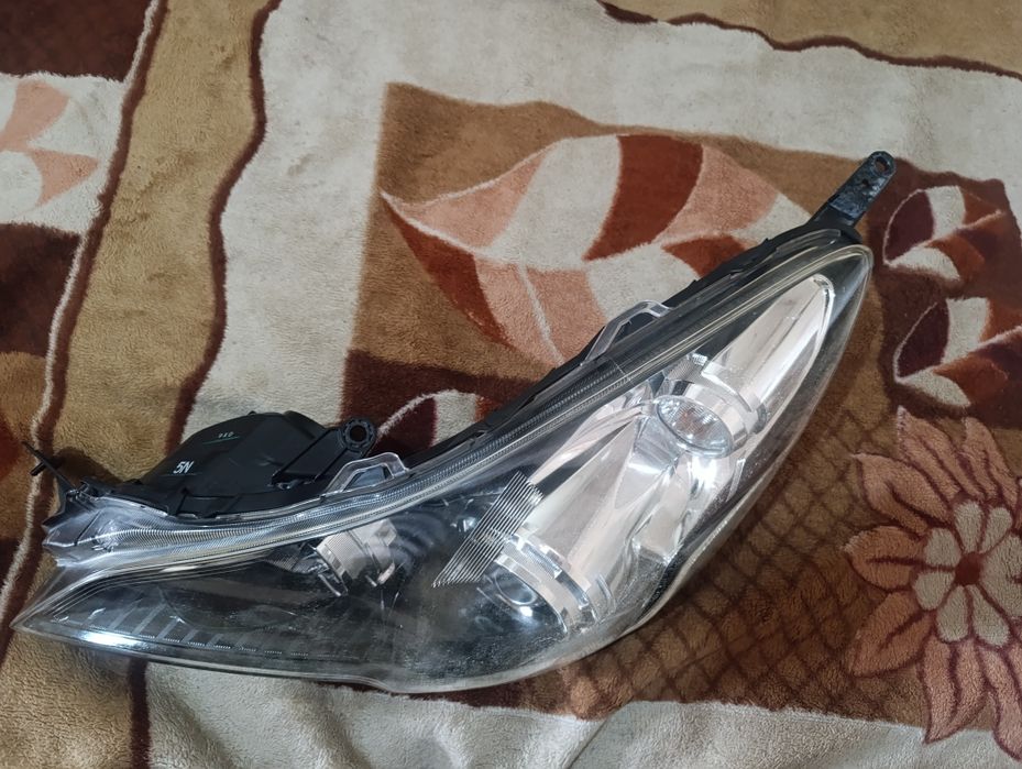 Фара на Субару Легаси Аутбэк до рестайлинг