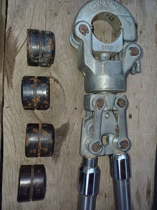 Сантехник Клещ отжима сотилади 100 $ га хеч каери бузилмаган ?