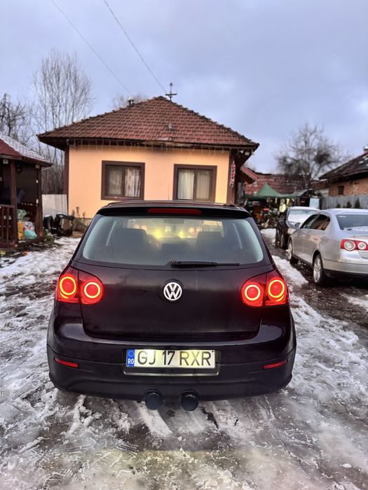Vand sau schimb golf 5 1.9 tdi