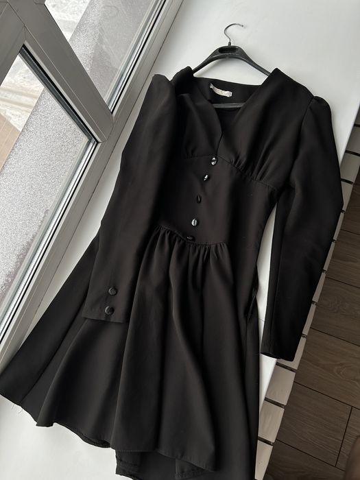 Черное платьице