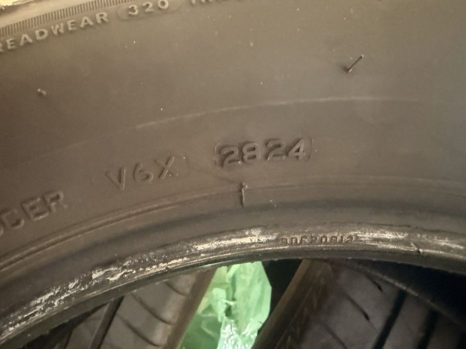 Гуми Bridgestone T005 215/60/17