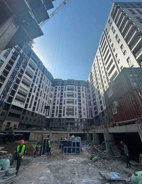 *Binkat улШота Руставелли 3ком квартира.80м2 Коробка.Лучшая инвестиция
