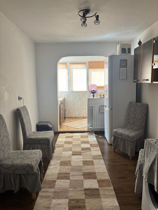 Apartament 4 camere vanzare