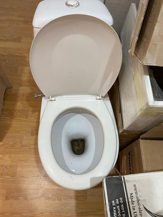 Продам унитаз цена 8 000