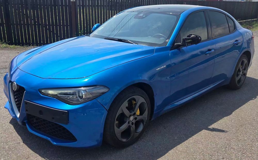 Alfa Romeo Giulia Veloce Avariat Ușor Q4 AWD  280 CP Full Option