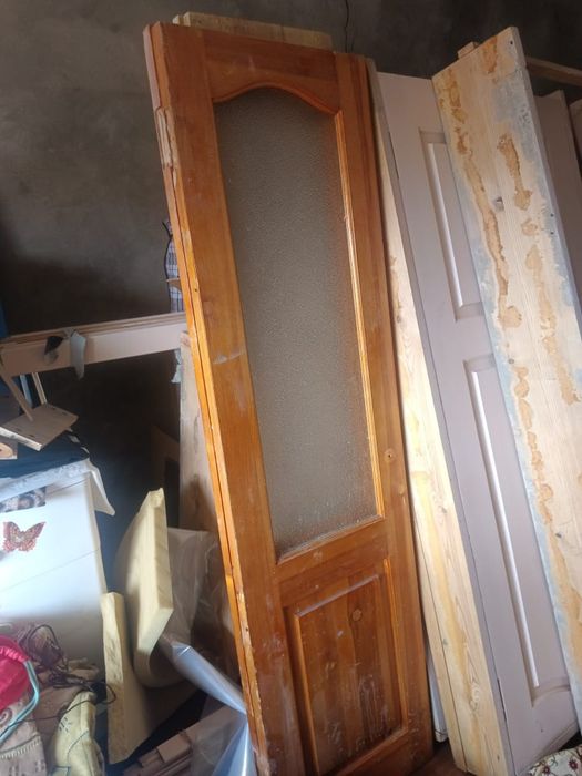 Продам межкомнатные двери не дорого.