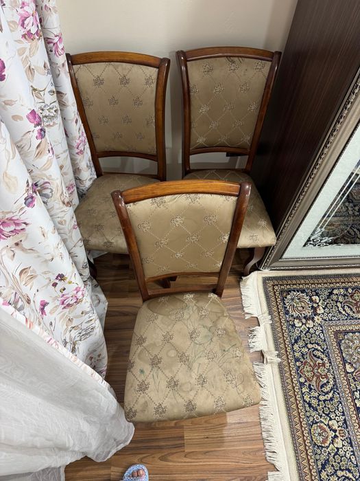 Продам стулья в гостиную