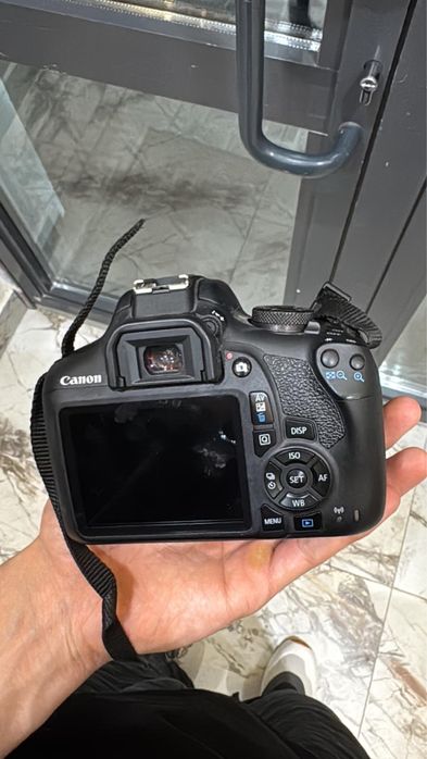 Фотоаппарат Canon EOS 2000