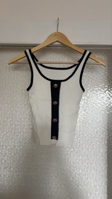 Потници/кроп топ нови бяло и черно