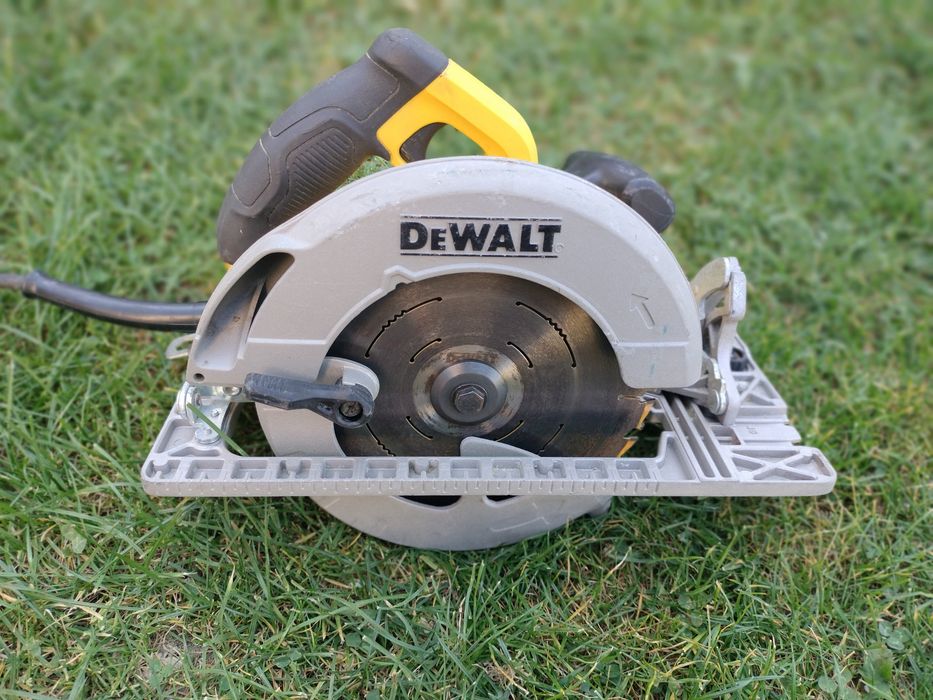 Circular dewalt 1600w