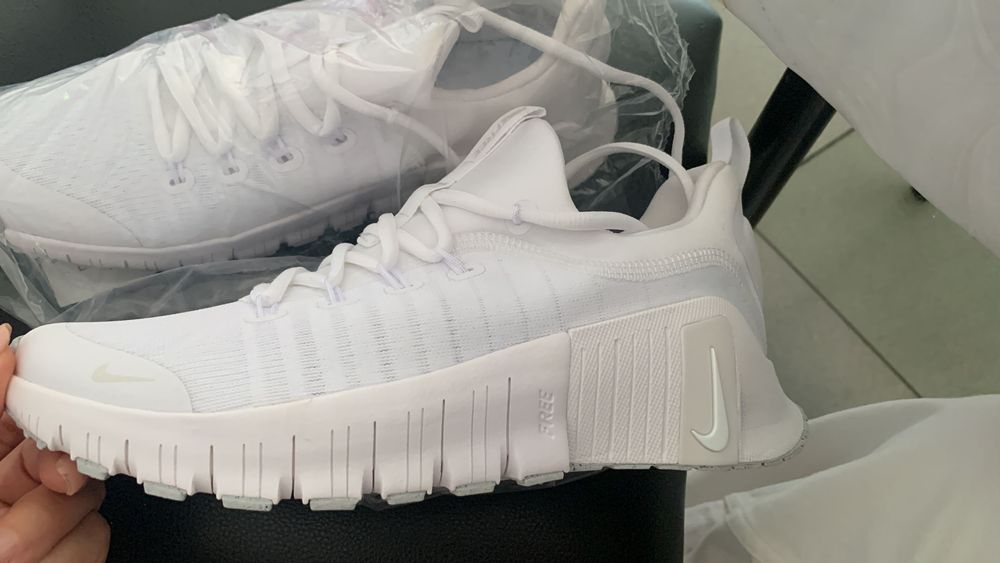 Кроссовки Nike38