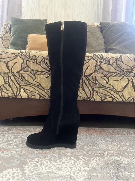 Продаются сапоги