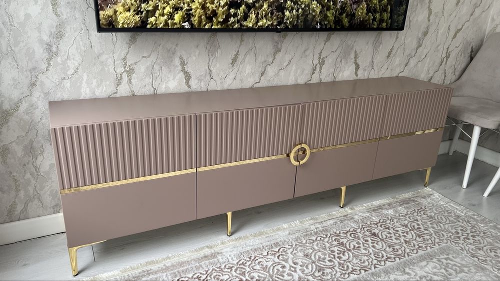 Продается тумба под телевизор.