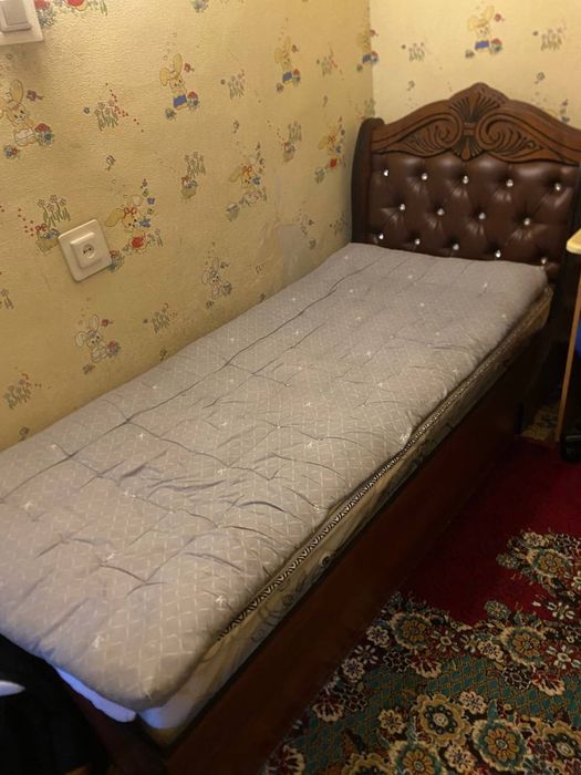 Продается кровать доя спальни