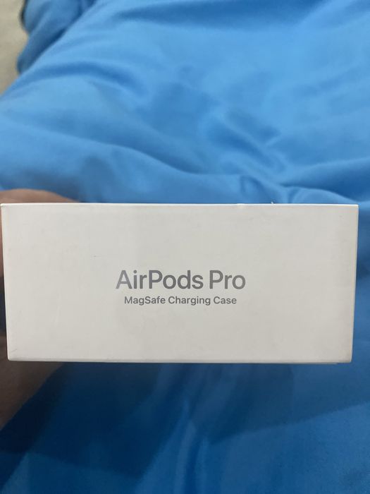 Новый ейр подс наушник айфон