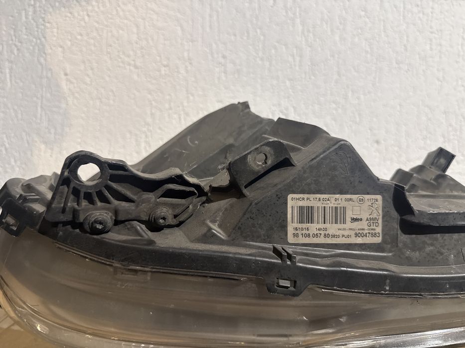 Far halogen led drl Peugeot 208 facelift 2014..2018
