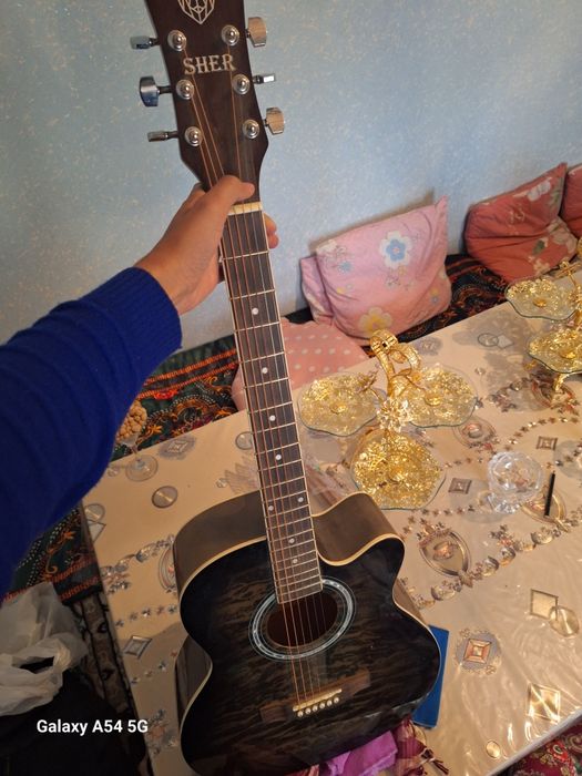 Akustik gitara razmer 39 standart razmer ovozi zo‘r 1 oy ishlatilgan