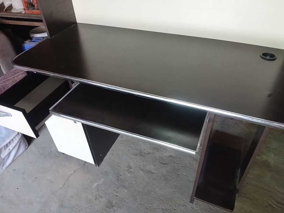 Продается компьютерный стол, Mebel sotiladi