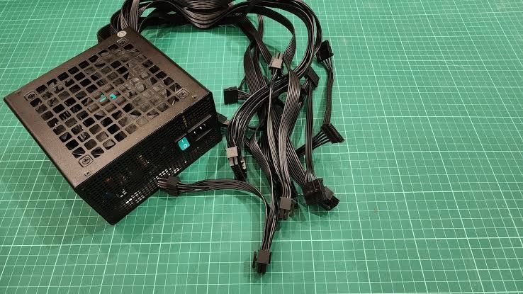 Продам блок питания DeepCool PF650 на 650 ватт
