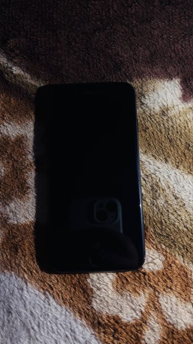 iphone 8 64гб.