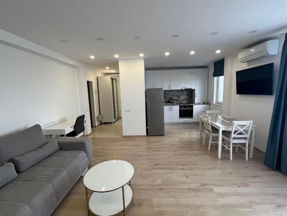 Inchiriez apartament 2 camere, parcare subterana, zona BMW. VIVO